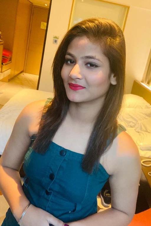 20 year old Call Girl service in Noida